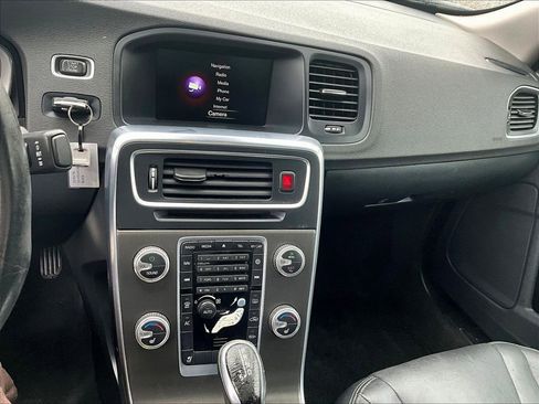 Used 2015 Volvo S60 T5 Premier image 29