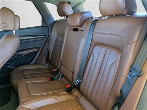 Used 2019 Audi Q5 2.0T Premium Plus w/ Premium Plus Package image 18