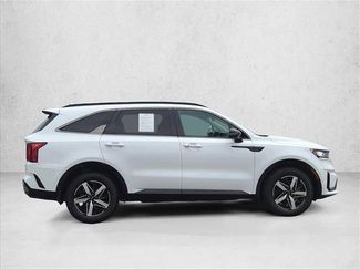 Used 2022 Kia Sorento S w/ Panoramic Sunroof Package FWD video 4