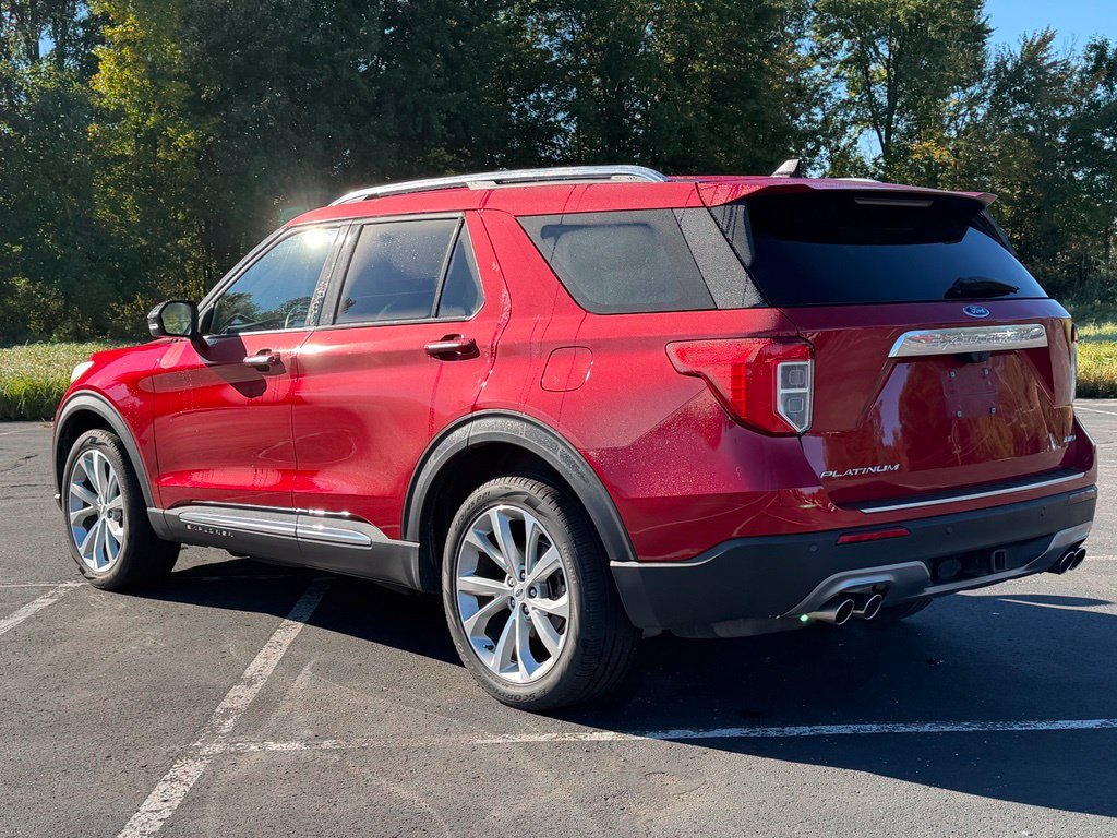 Used 2023 Ford Explorer Platinum w/ Technology Package AWD/4WD image 8
