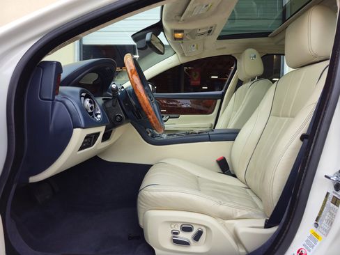 Used 2011 Jaguar XJ L RWD image 15