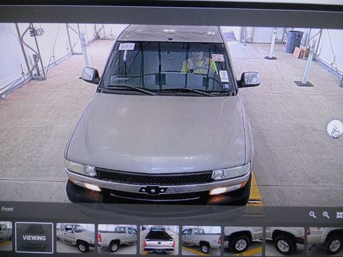 Used 2002 Chevrolet Silverado 2500 LS w/ Electrical Convenience Pkg AWD/4WD image 5