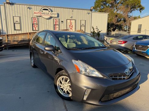 Used 2012 Toyota Prius V Five image 1