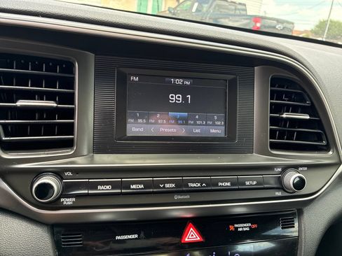 Used 2020 Hyundai Elantra SE w/ Cargo Package (C1) FWD image 23
