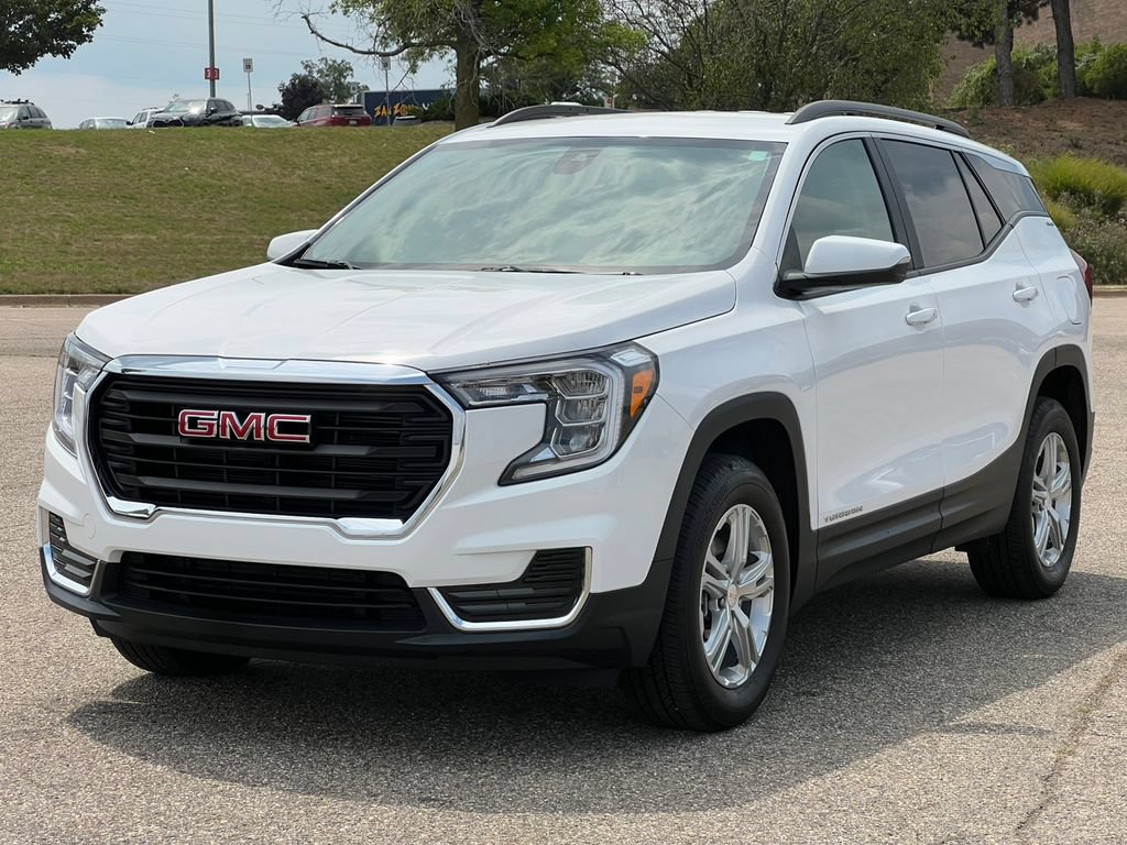 Used 2024 GMC Terrain SLE w/ Driver Convenience Package AWD/4WD image 37