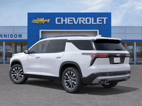 New 2026 Chevrolet Traverse LT w/ Sun and Wheel Package FWD image 3
