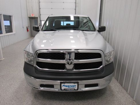 Used 2018 RAM 1500 ST w/ SXT Appearance Group AWD/4WD image 9