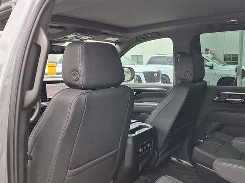Used 2025 Chevrolet Tahoe RST w/ Comfort Package AWD/4WD image 13
