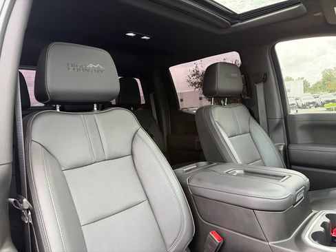 Used 2021 Chevrolet Silverado 1500 High Country w/ Technology Package AWD/4WD image 35