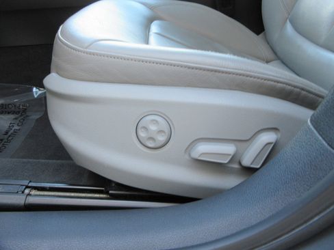 Used 2018 Audi A3 e-tron Premium Plus w/ Premium Plus Package image 33