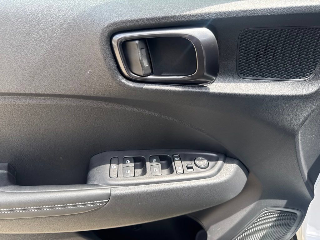 Certified 2024 Hyundai Venue Limited FWD image 13