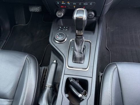 Used 2020 Ford Ranger Lariat w/ Equipment Group 501A Mid image 10