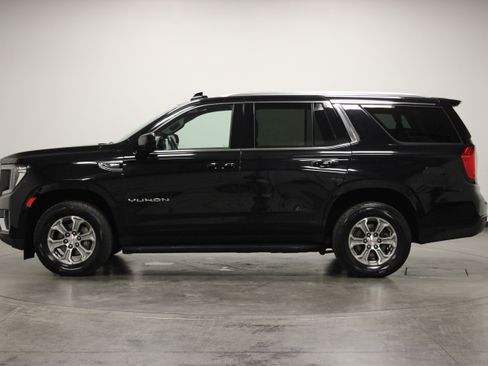 Used 2023 GMC Yukon SLE AWD/4WD image 5