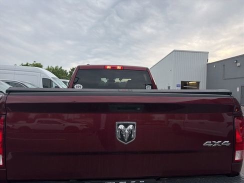 Used 2017 RAM 1500 Express AWD/4WD image 7