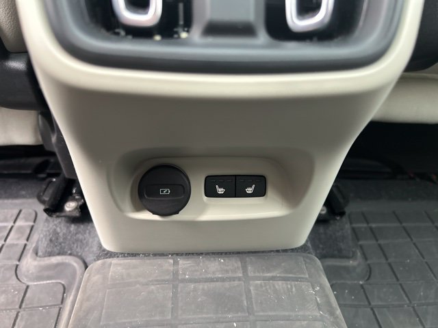 Used 2023 Volvo XC40 B5 Plus w/ Driver Assist Package AWD/4WD image 18