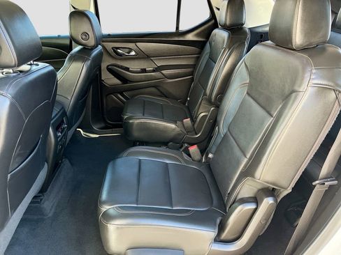 Used 2019 Chevrolet Traverse RS image 26
