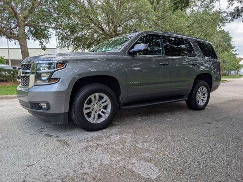 Used 2019 Chevrolet Tahoe LT w/ Luxury Package AWD/4WD image 3