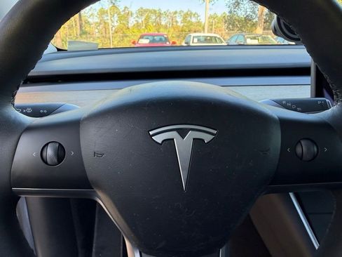 Used 2020 Tesla Model Y Long Range image 21