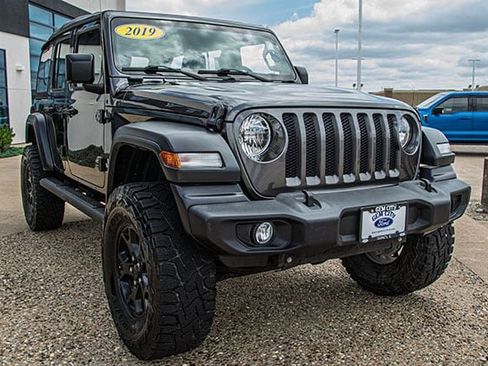 Used 2019 Jeep Wrangler Unlimited Sport AWD/4WD image 7