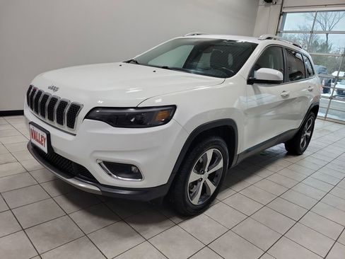 Used 2019 Jeep Cherokee Limited image 3