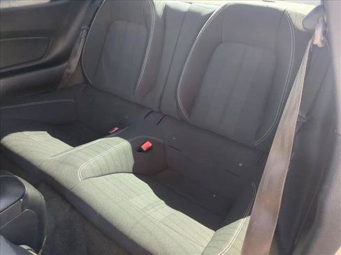 Used 2018 Ford Mustang Coupe RWD image 17