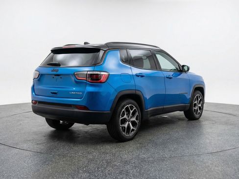 Used 2025 Jeep Compass Limited image 9