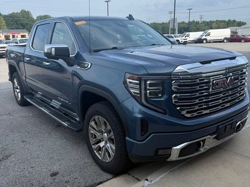Used 2024 GMC Sierra 1500 Denali w/ Technology Package AWD/4WD image 4