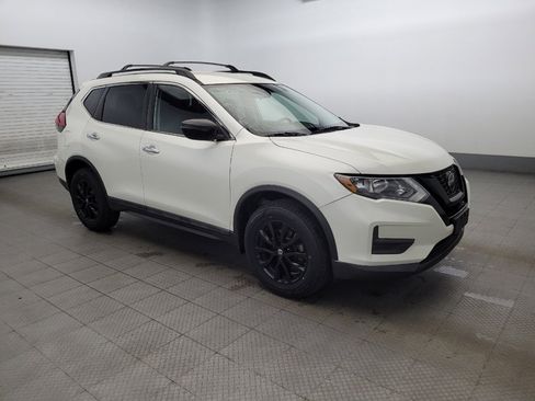 Used 2018 Nissan Rogue SV image 11