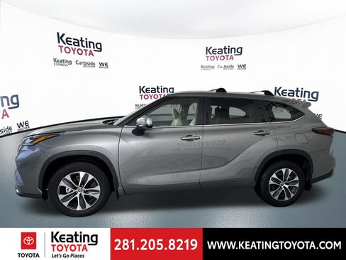 Used 2025 Toyota Highlander XLE AWD/4WD image 8