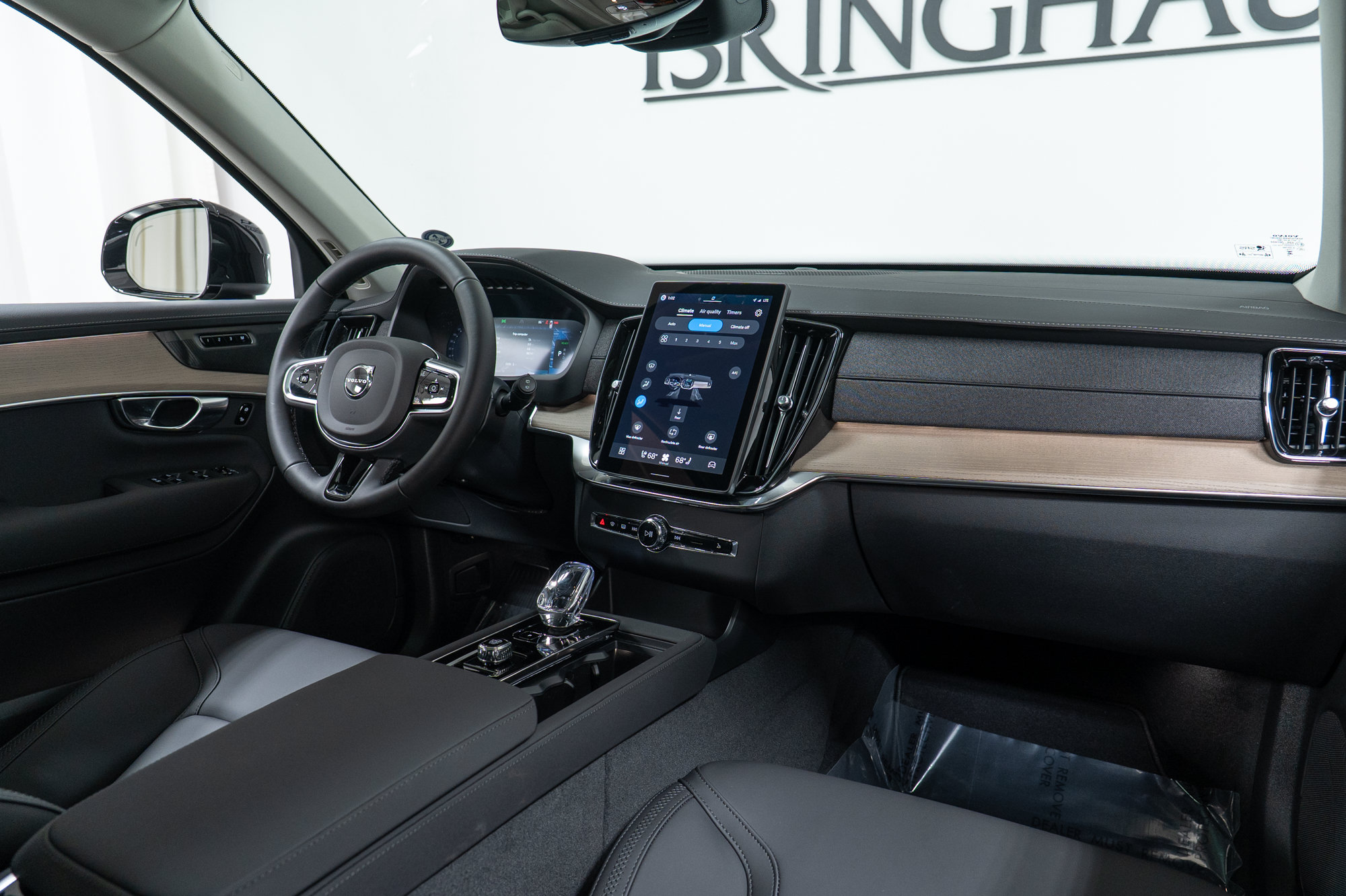 New 2026 Volvo XC90 T8 Plus w/ Protection Package Premier AWD/4WD image 14