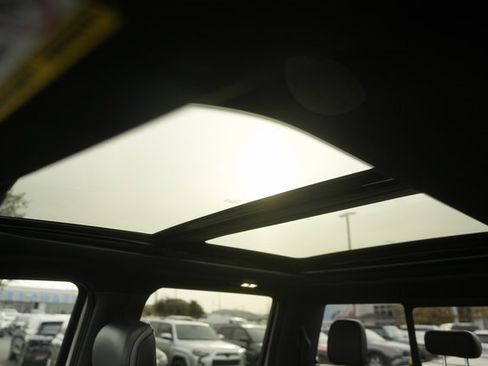 Used 2019 Ford F250 Platinum w/ Platinum Ultimate Package image 11