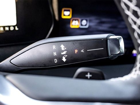 Used 2026 Chevrolet Traverse LT image 19