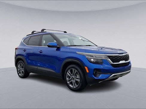 Certified 2023 Kia Seltos S w/ Navigation Package FWD image 1