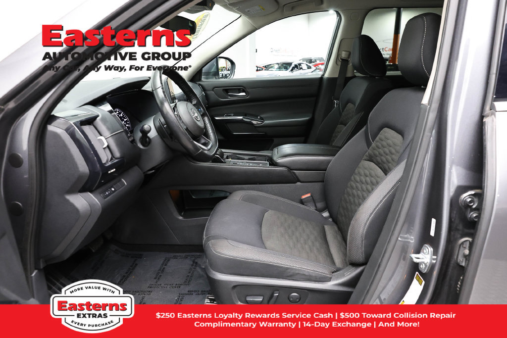 Used 2022 Nissan Pathfinder SV FWD image 15