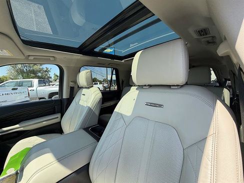 Used 2018 Ford Expedition Platinum AWD/4WD image 31