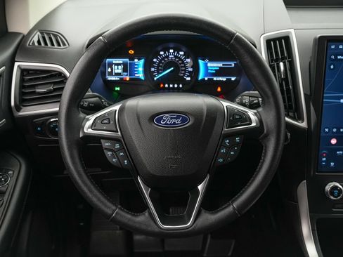 Certified 2023 Ford Edge SEL w/ Convenience Package AWD/4WD image 13