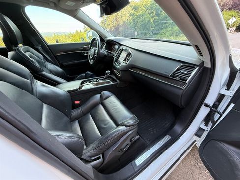 Used 2018 Volvo XC90 T6 Momentum w/ Convenience Package AWD/4WD image 10