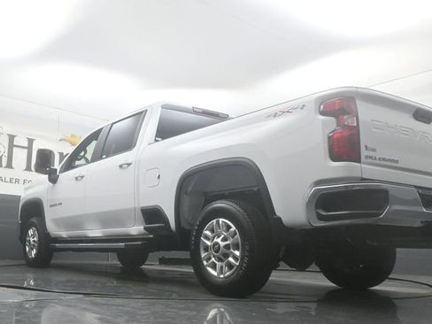 Used 2025 Chevrolet Silverado 2500 LT w/ Convenience Package AWD/4WD image 5