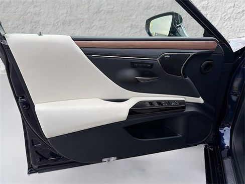 New 2025 Lexus ES 350 Ultra Luxury image 22