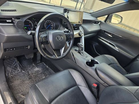Used 2022 Toyota Venza XLE AWD/4WD image 11