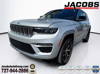 Used 2022 Jeep Grand Cherokee Summit AWD/4WD video 1