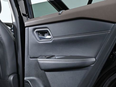 Used 2021 Nissan Rogue SL w/ Premium Package image 31