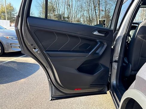 Used 2023 Volkswagen Tiguan SE R-Line image 24