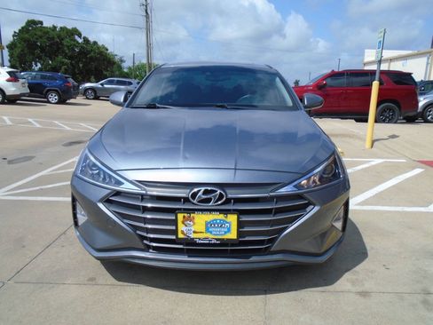 Used 2019 Hyundai Elantra Value Edition w/ Cargo Package FWD image 2