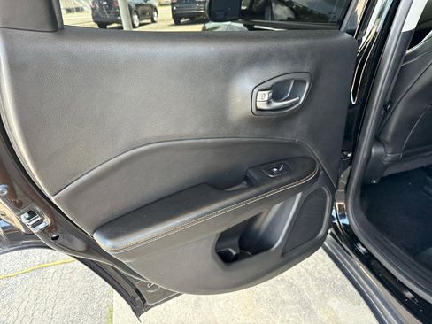 Used 2019 Jeep Compass Latitude image 17