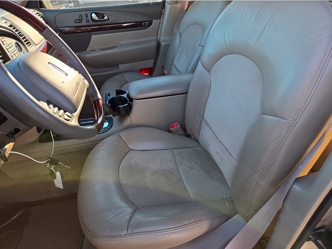 Used 2002 Lincoln Continental FWD image 12