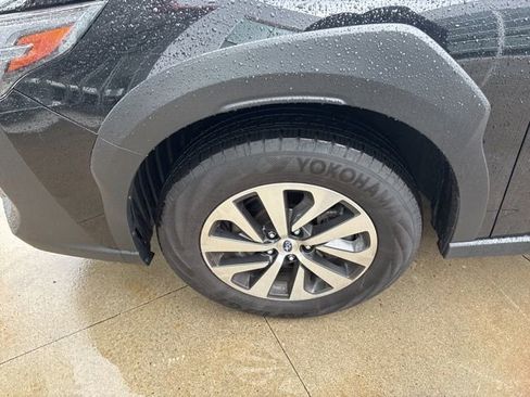 Used 2025 Subaru Outback Premium AWD/4WD image 31
