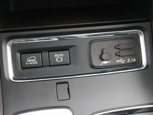 Used 2019 Subaru Ascent Limited image 9