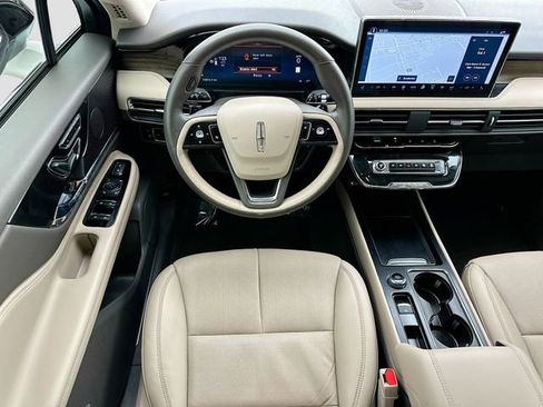 Used 2024 Lincoln Corsair Grand Touring image 23