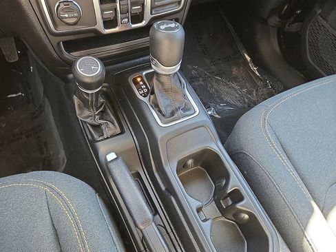 Used 2025 Jeep Wrangler Sahara 4xe image 29